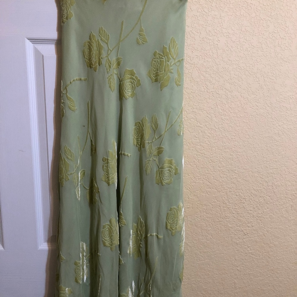 closeup of lime green velvet skirt